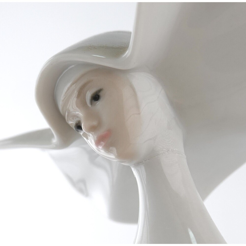 RARE Lladro Vintage Retired Nun Figure #5550 10.5"READ DESC - Picture 16 of 16